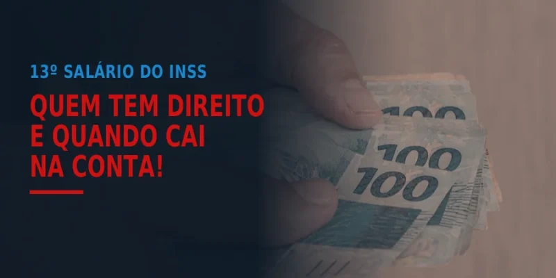 Mãos segurando notas de 100 reais, ilustrando o 13º salário do INSS